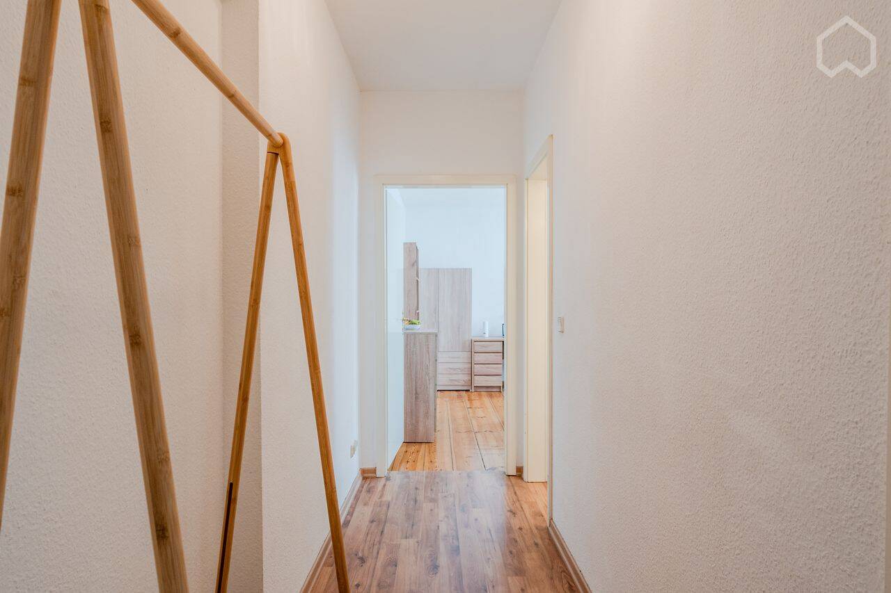 Bezugsfreie Single-Wohnung mit Innenhofblick im Simon-Dach-Viertel – Berlin – Vorschaubild 8