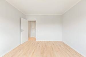 Sanierte und bezugsfreie 3-Zimmer Wohnung in grüner Lage von Grevenbroich – 41515 Grevenbroich – Vorschaubild 8