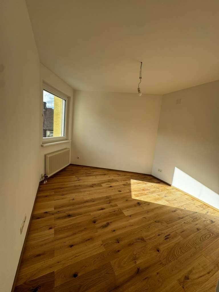 Lichtdurchflutete 2 Zimmer-Wohnung mit Blick – Ratingen – Vorschaubild 2