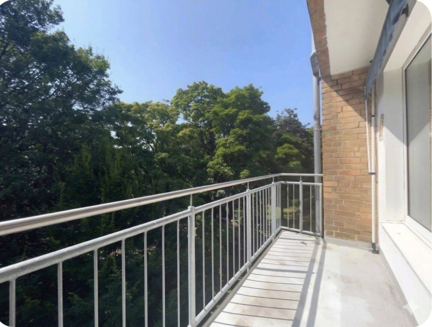 Attraktive Kapitalanlage in Uhlenhorst - Noch Vermietete 3-Zimmer-Wohnung mit Balkon und Stellplatz – Hamburg – Bild 1 von 8