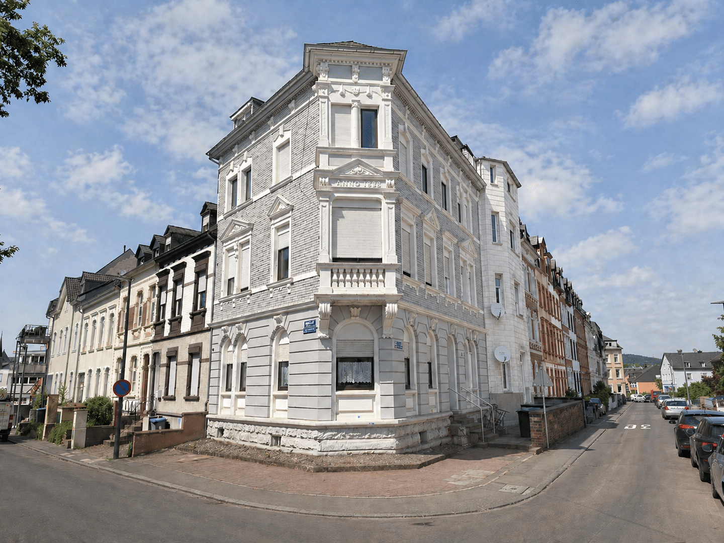 Bergstraße: Hochwertig sanierte Altbauwohnung in TOP-Lage!