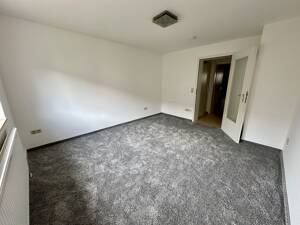 Frisch renovierte 2-Zimmer-Wohnung mit Balkon, Einbauküche und Stellplatz in der Zellerau – 97082 Würzburg – Vorschaubild 8