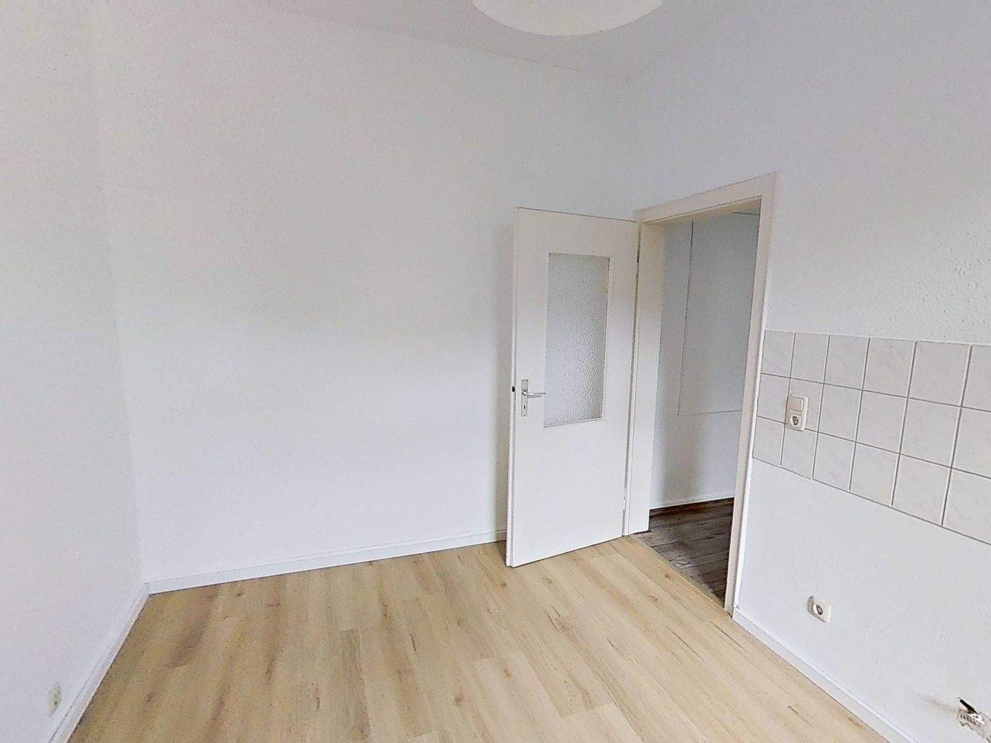 Sanierte 2-Zimmer-Wohnung mit Wannenbad – Wuppertal – Vorschaubild 7