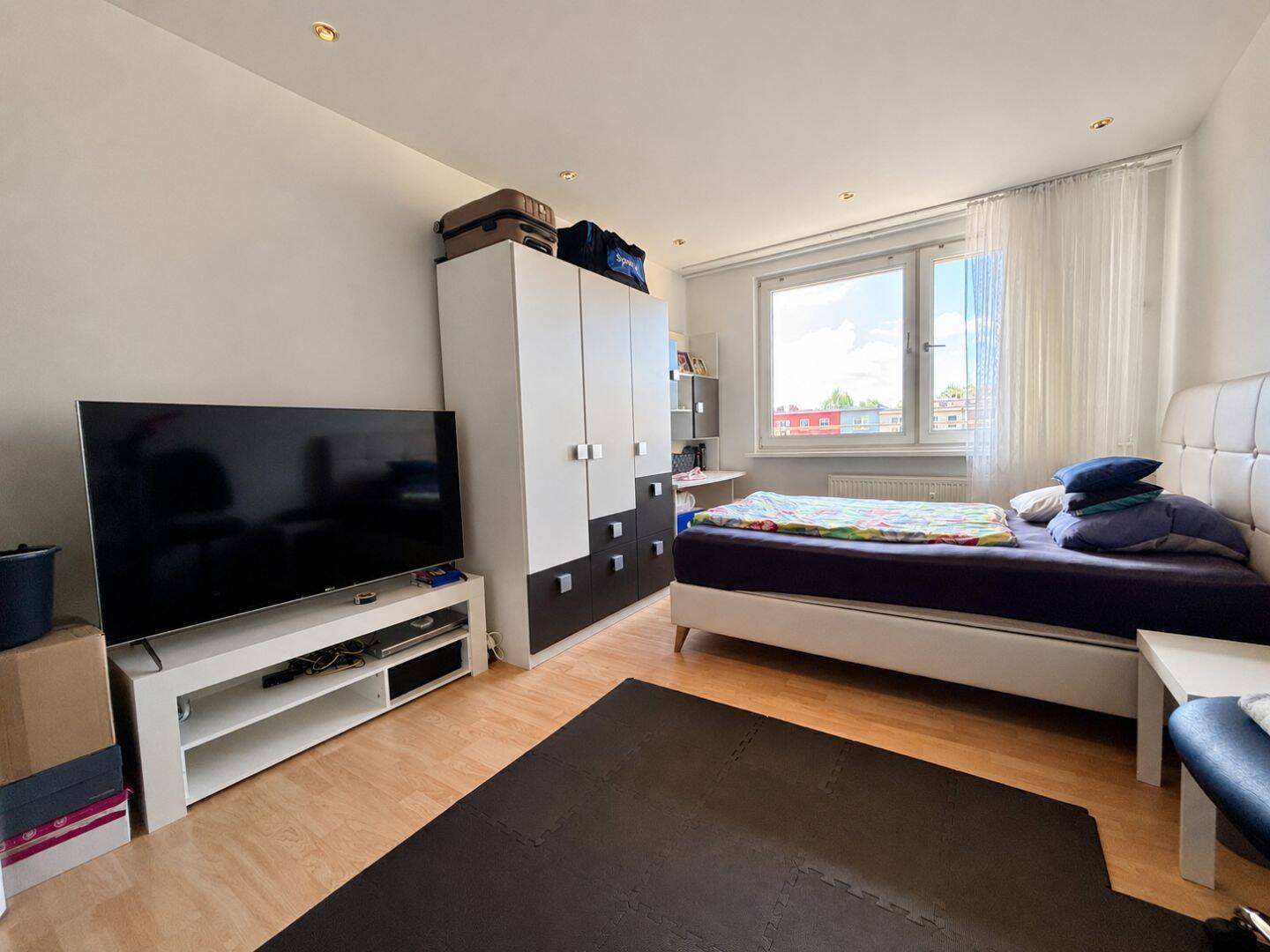 Bezugsfreie 3-Zimmer-Dachgeschosswohnung mit Balkon in City-Lage unweit Schloss Charlottenburg – Berlin – Vorschaubild 9