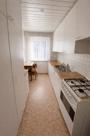 Teilrenoviertes 2-3 Familienhaus mit 2 Balkonen, Terrasse und Garten in bevorzugter Lage – 70597 Stuttgart – Vorschaubild 5