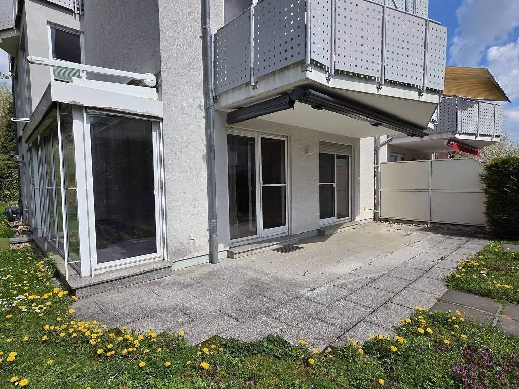 V3473 Der Traum vom eigenen Garten Tolle 4-Zimmer-Terrassen-/Gartenwohnung mit Wintergartenverglasung und Tiefgarage – Fürth – Vorschaubild 2
