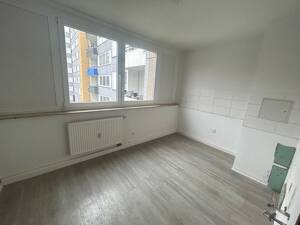 Ansprechende, großzügige 3-Zimmer-Wohnung mit Wand und Bodenbelag – 44357 Dortmund – Vorschaubild 3