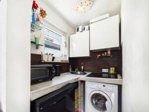 Kompakt, zentral, vermietungsstark: möbliertes City-Apartment in Stuttgart-Mitte – 70182 Stuttgart – Vorschaubild 4