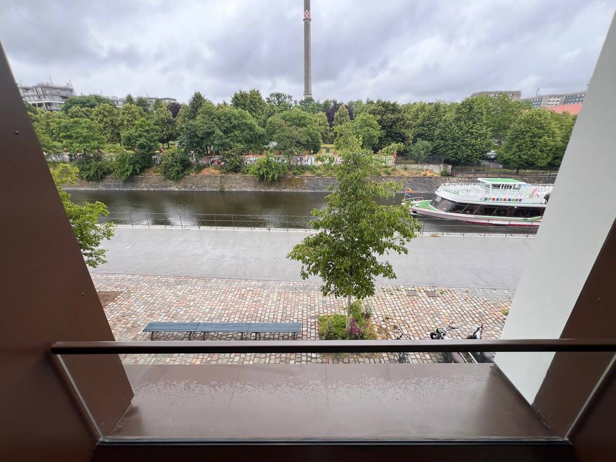 Mitte: 2-Zi-NB-Wohnung - WASSERBLICK - 71 m² - 2 TERRASSEN, EBK LUXUS Bad - per SOFORT zu VERKAUFEN – Berlin – Vorschaubild 3