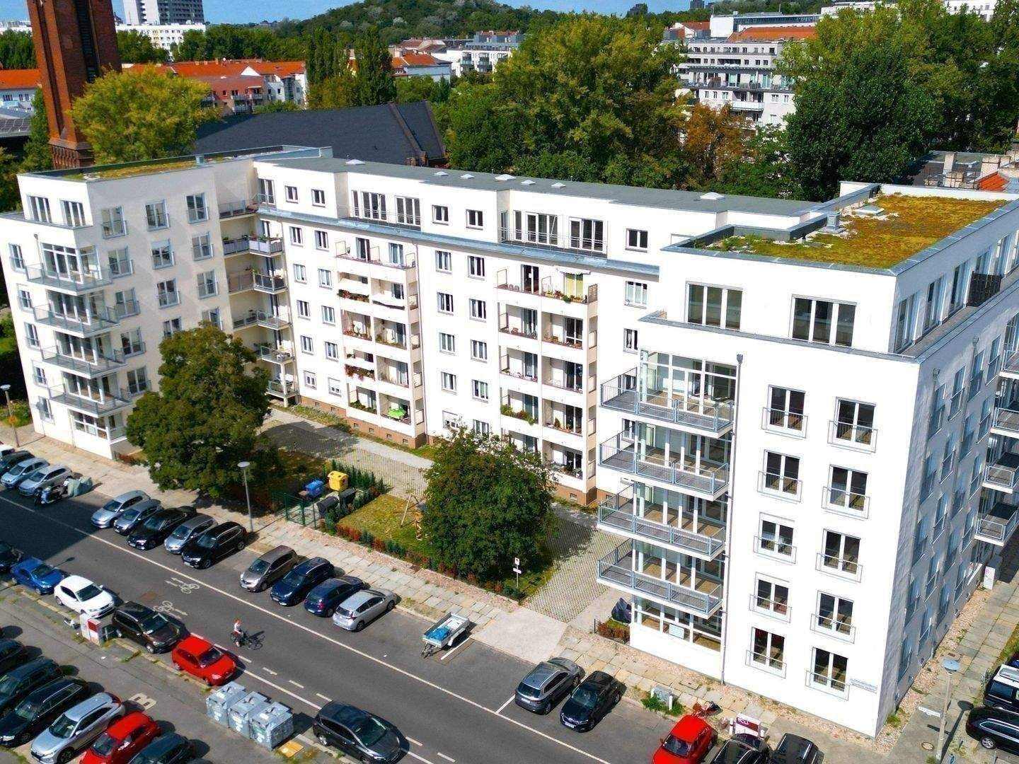 Dachgeschoß / Erstbezug / Lift / hohe Räume / große Terrasse / hohe Räume / S/O Ausrichtung – Berlin – Vorschaubild 2