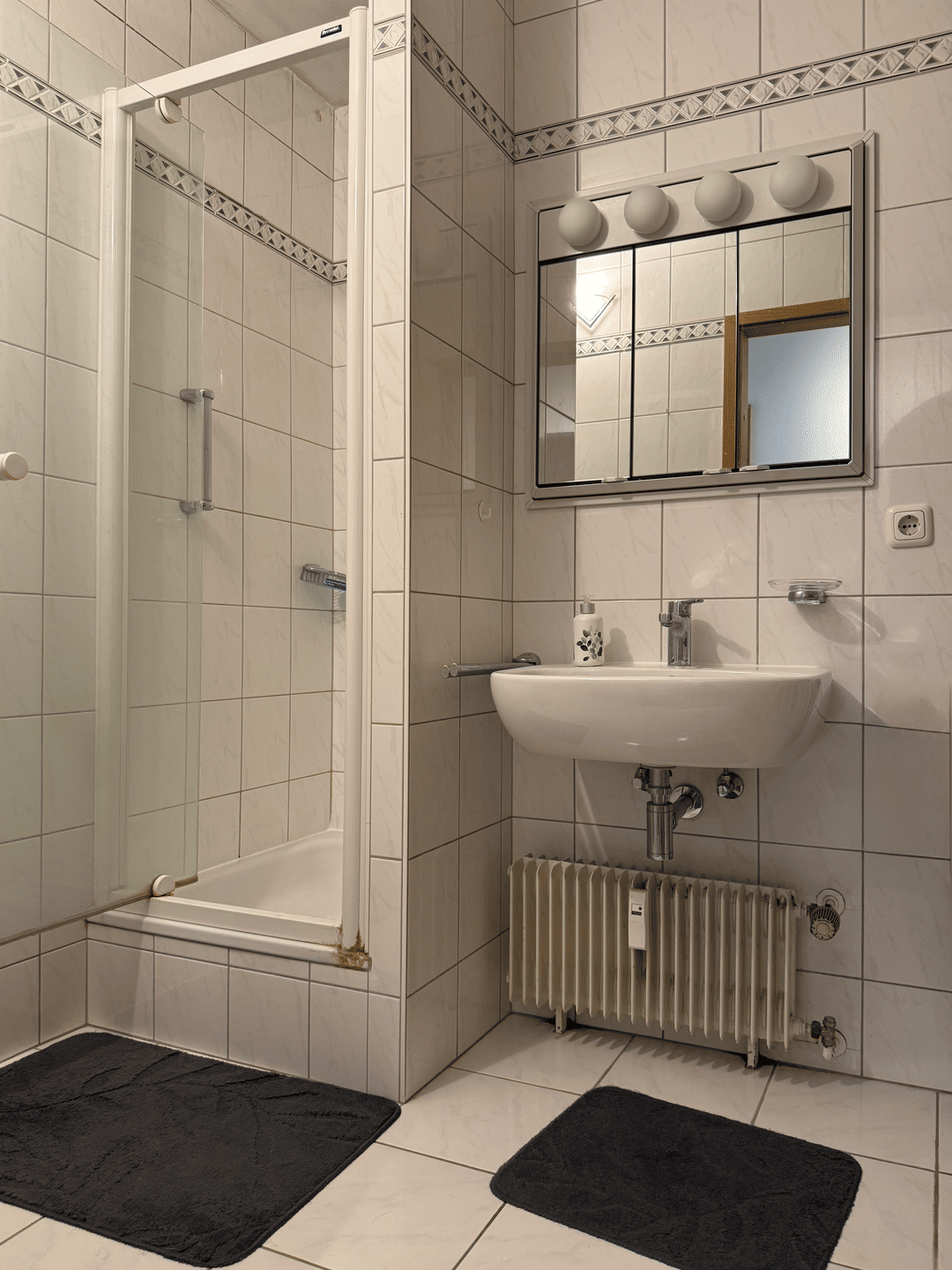 Weitblick bis zu den Alpen: Helle 3-Zimmer-Wohnung mit windgeschützter Loggia und Tiefgarage – München – Vorschaubild 8