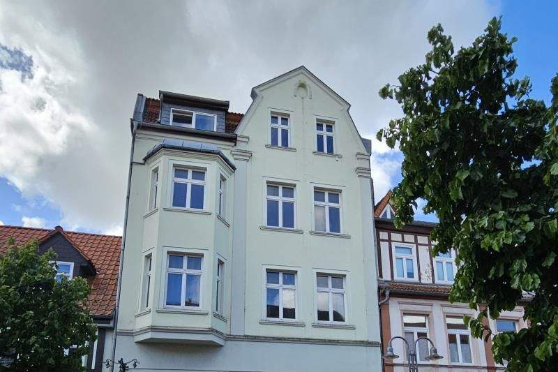 MODERNISIERTES WOHN- UND GESCHÄFTSHAUS IN ZENTRALER LAGE – Salzwedel – Bild 1 von 9