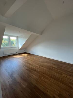 Gemütliche 3 Zimmer-Wohnung im Dachgeschoss – 70372 Stuttgart – Vorschaubild 3