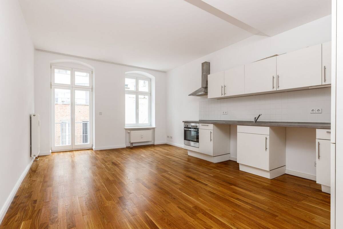 2,5 Zimmer Altbau mit Balkon - ideal für Singles & Paare – 10115 Berlin – Bild 1 von 9