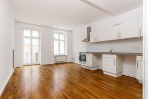 2,5 Zimmer Altbau mit Balkon - ideal für Singles & Paare – 10115 Berlin – Vorschaubild 1