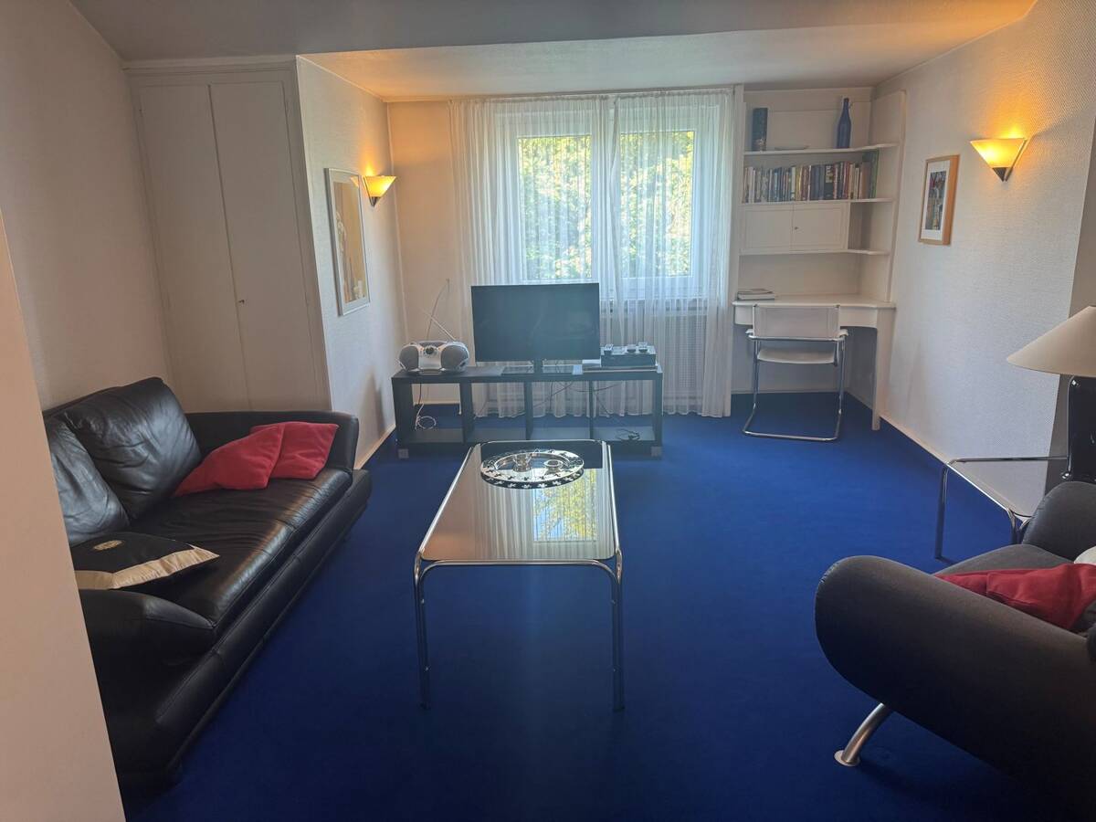 möblierte 2,5-Raum-Wohnung in ruhiger Südlage, zentral, Grünanlage-Essen-Moltkeviertel, direkt vom Eigentümer, provisionsfrei – 45138 Essen – Bild 1 von 9