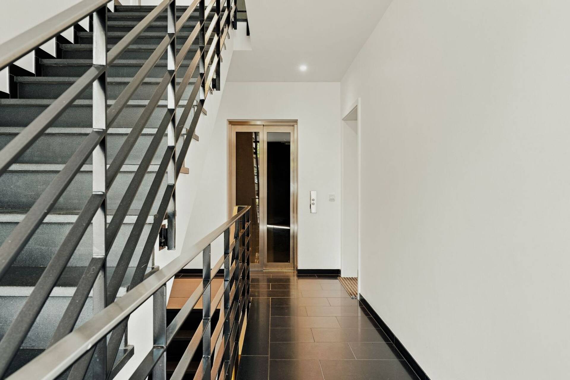 Erdgeschosswohnung in 50933 Köln mit 150 m² kaufen