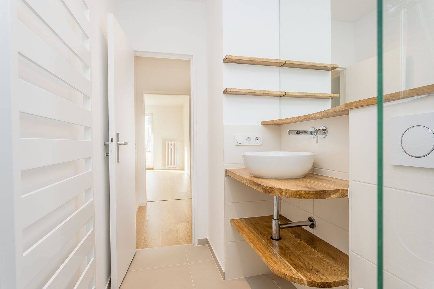 Viktoria-Luise-Platz in Charlottenburg: 3-Zi Erstbezug, 2.OG mit Balkon, Tageslichtbad mit Regendusche, Fernwärme, Stellplatz – Berlin – Vorschaubild 3