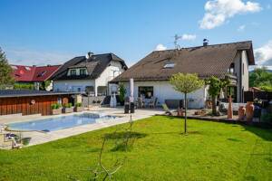 Gepflegtes Zweifamilienhaus mit traumhaftem Außenpool! – 64658 Fürth – Vorschaubild 2