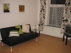 2-Zimmerwohnung teilmöbliert ca. 60 m² im EG mit Wohnraumküche und Freisitz – 90762 Fürth – Vorschaubild 2