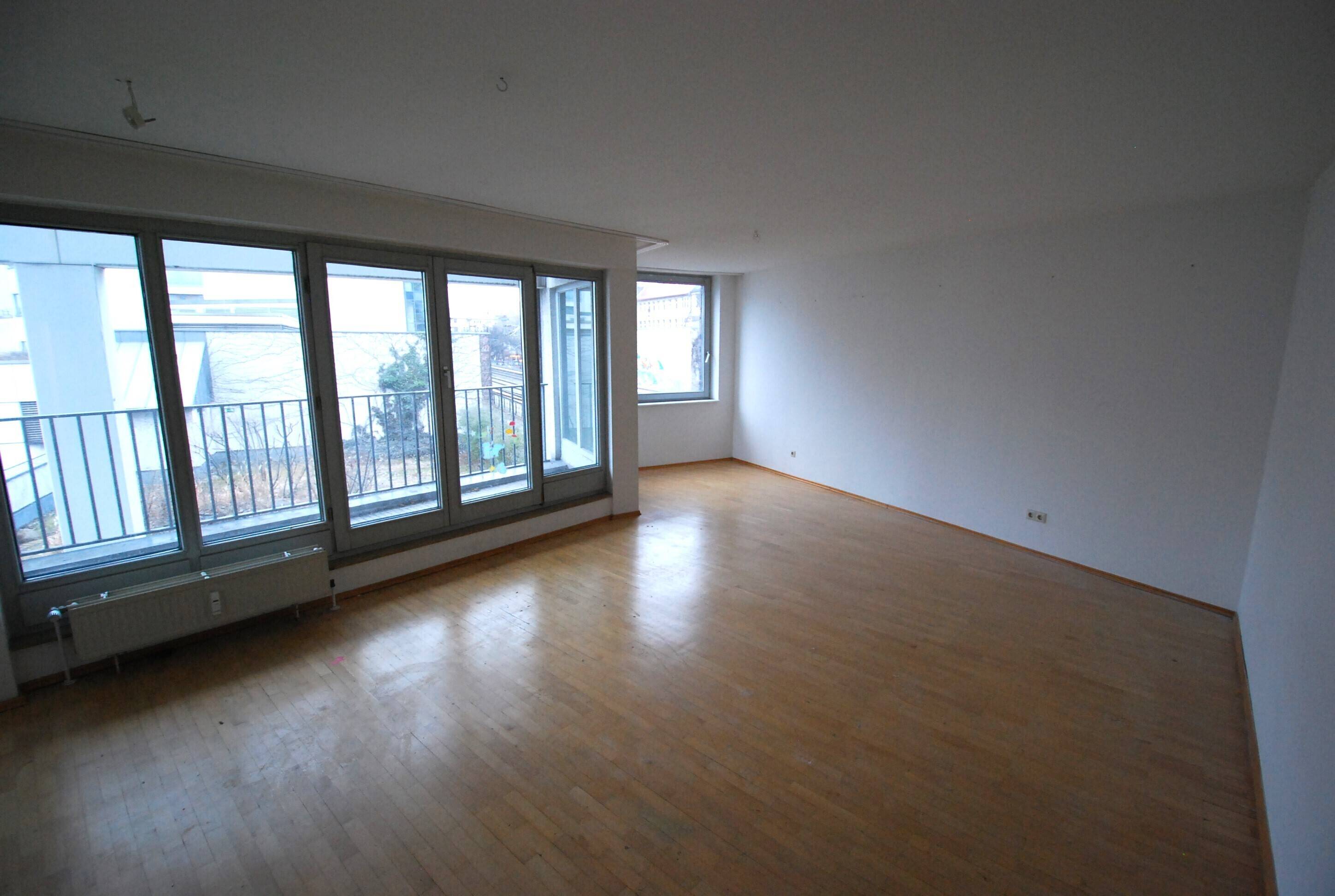 Gut vermietete und helle City-Wohnung mit Fahrstuhl und Tiefgarage