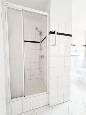 Wohnen am Johannisbach - Helle Eigentumswohnung mit EBK und 2 TG-Plätzen! – 33611 Bielefeld – Vorschaubild 9