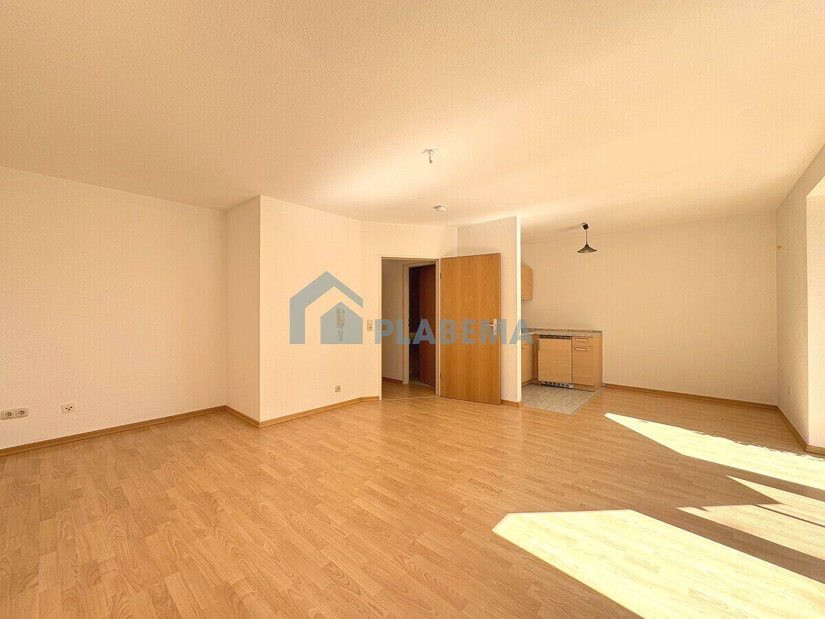 1-Zimmer Wohnung mit Terrasse, Einbauküche und PKW-Stellplatz – Parchim – Vorschaubild 3