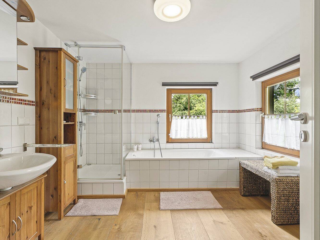 Wohnhaus mit großem, herrlich angelegten Garten – Deggenhausertal – Vorschaubild 8