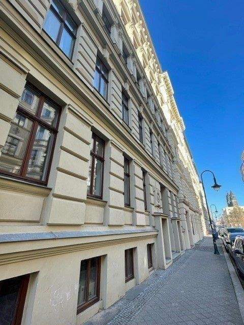Große Maisonette 2,5 Raum Wohnung, mit Wohnküche, Gäste-WC und 2 Balkonen. – Magdeburg – Vorschaubild 2