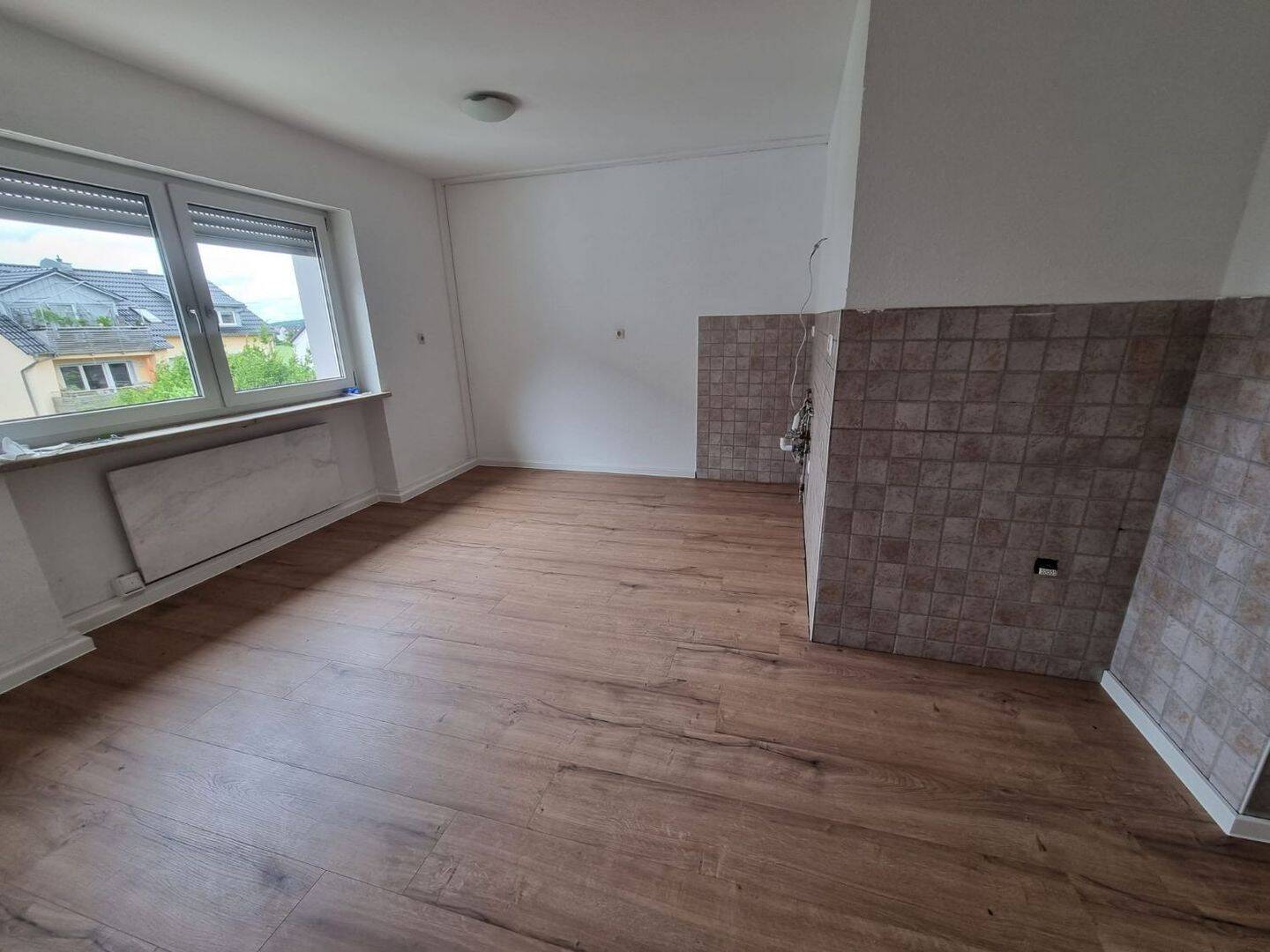Schöne, helle 5 Zimmerwohnung mit EBK und Balkon – Amberg – Vorschaubild 4