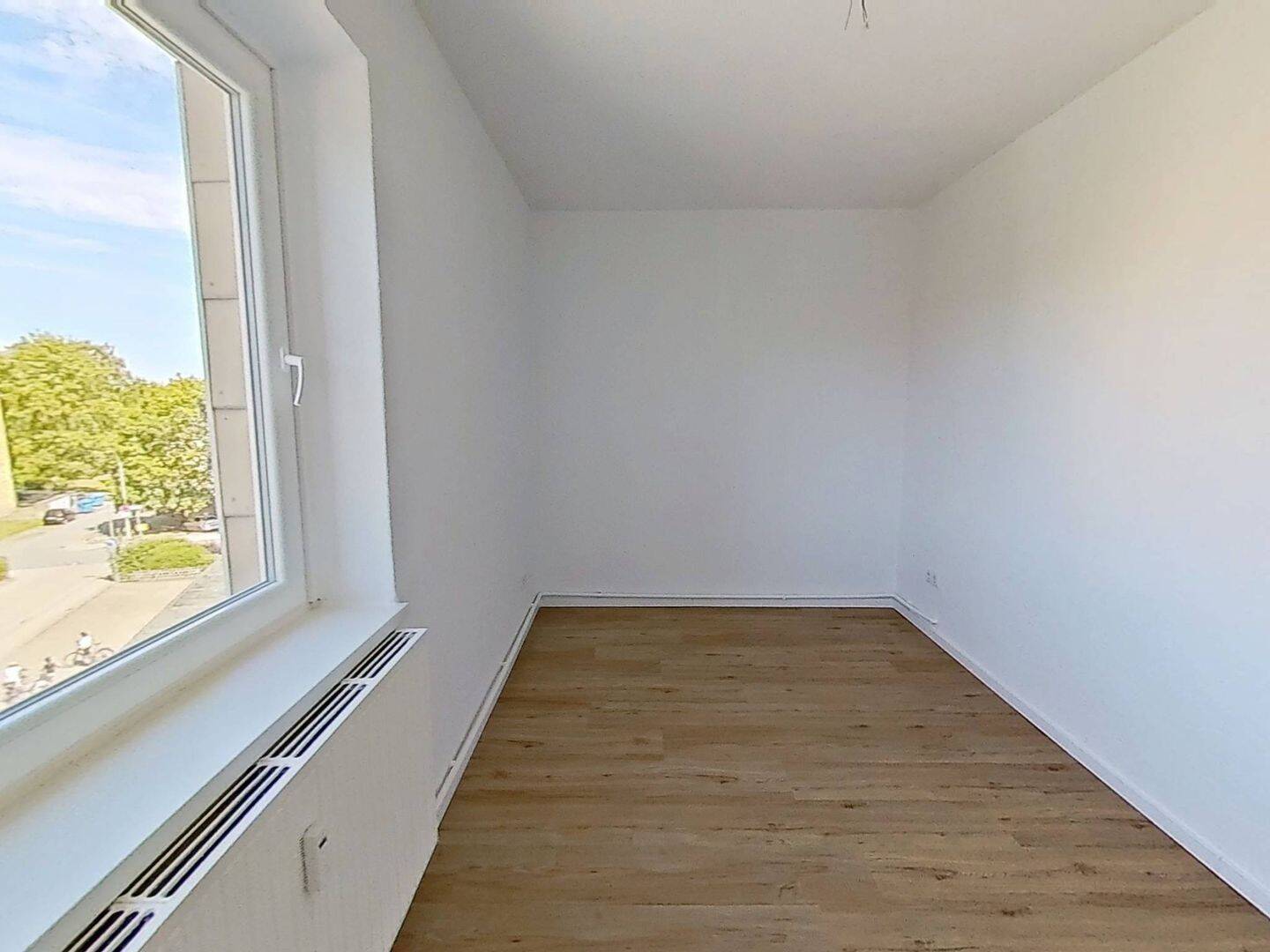 Lichtdurchflutete 3-Zimmer-Wohnung mit BALKON – Uetersen – Vorschaubild 5
