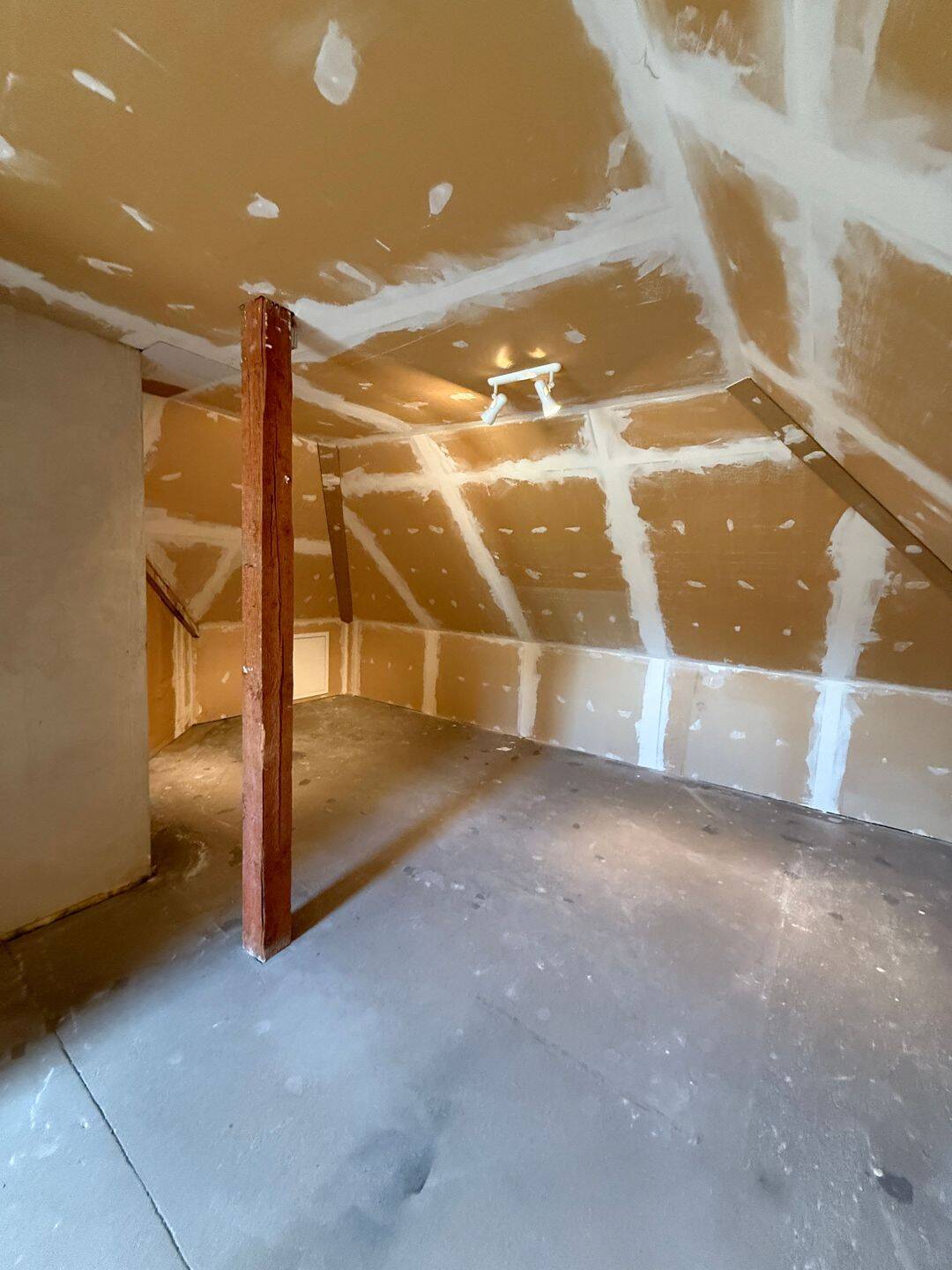Großzügiges Ein- bis Zweifamilienhaus mit Garten, Garage, Keller, Billardzimmer mit Bar. – Stapelfeld – Vorschaubild 6