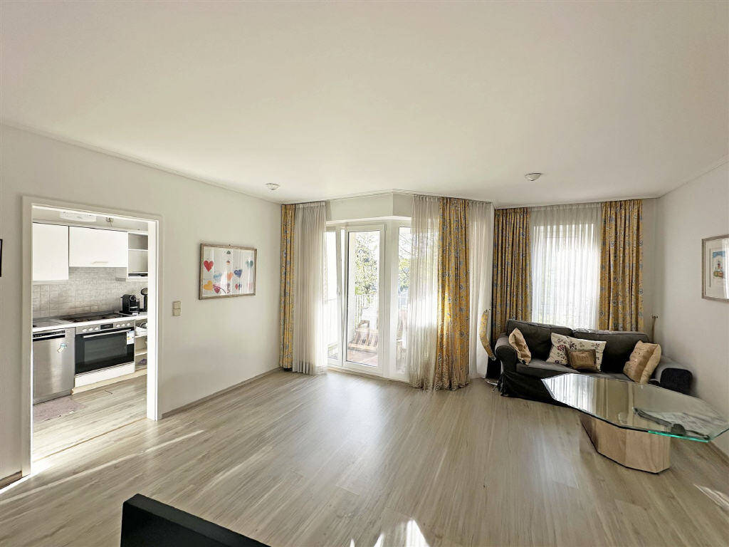 Wiesbaden Nähe Kurpark: Charmante 2 ZKB mit Aufzug und Balkon in zentraler und ruhiger Lage – Wiesbaden – Vorschaubild 2