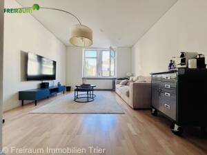 TR.-Moltkestraße- Komplett sanierte Altbauwohnung, 4 ZKB, G-WC in zentrumsnaher Lage.