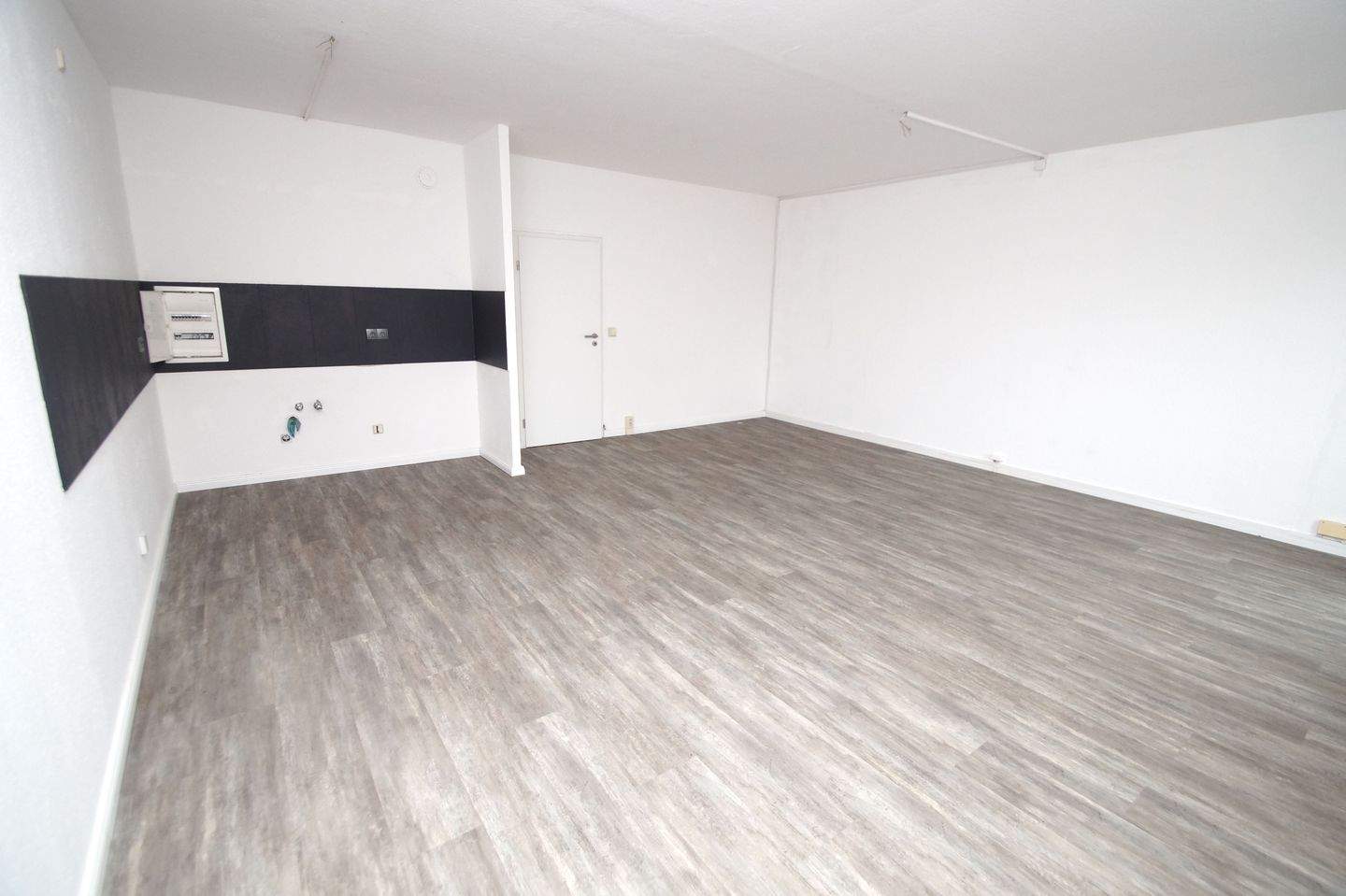 3-Zimmer-Wohnung, Bad mit Badewanne, frisch saniert – Magdeburg – Vorschaubild 3