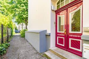Ein Garten nur für Sie - Stilvolle Altbauwohnung im Stadtparkviertel – 23568 Lübeck – Vorschaubild 2