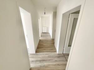 Frisch renovierte 4-Zimmer-Wohnung mit Balkon und Gäste-WC! – 45327 Essen – Vorschaubild 5