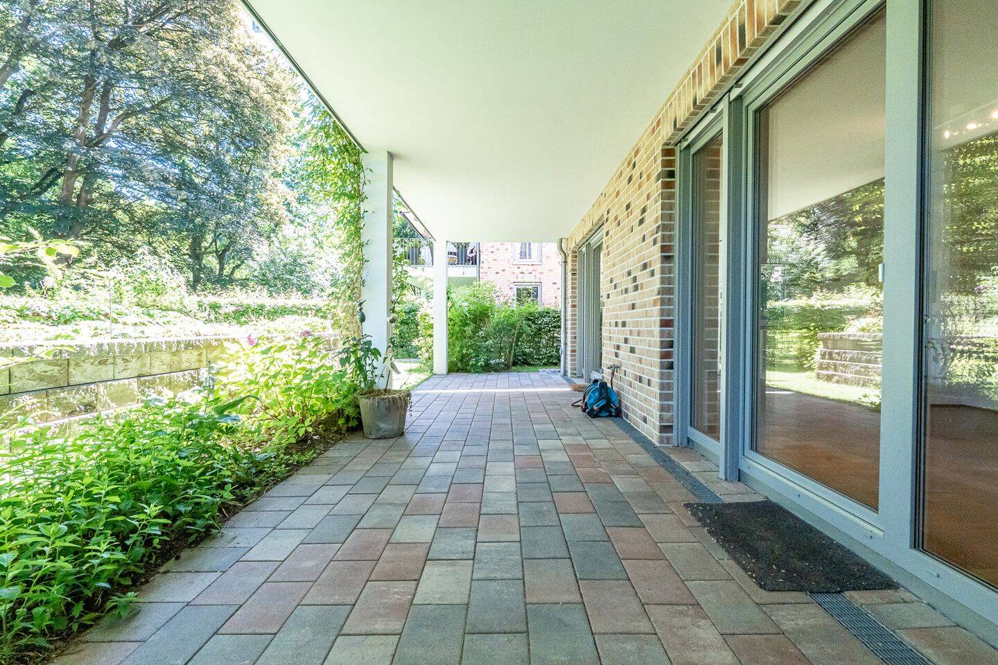 Moderne Maisonettewohnung mit Hauscharakter, überdachter Terrasse und großem Sonnenbalkon – Hamburg – Vorschaubild 6