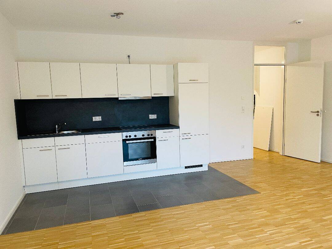 Moderne 1-Zimmer-Wohnung mit Einbauküche und Loggia