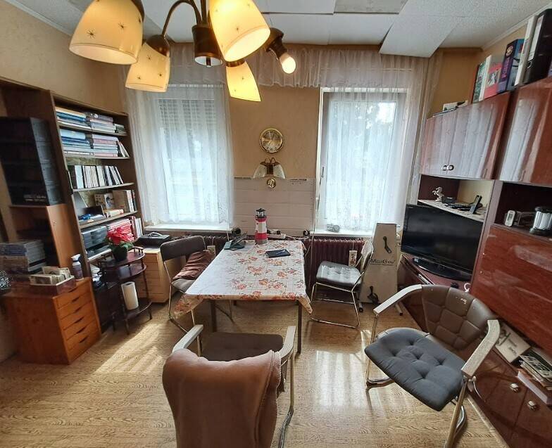 Sanierungsobjekt - Kleines Einfamilienhaus mit Garage, Werkstatt, Lagerräumen, Gewächshaus – Dessau-Roßlau – Bild 1 von 8