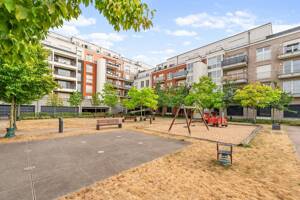 Exklusive 87 m² Wohnung in zentraler Lage mit Aufzug, klimatisiert, Fußbodenheizung, sofort zu beziehen – 40233 Düsseldorf – Vorschaubild 2
