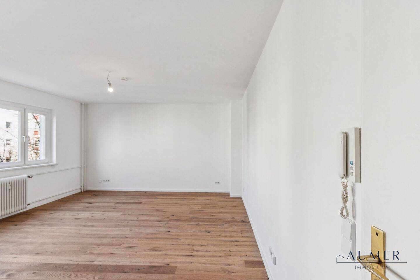 Renovierte 1 -Zimmer Wohnung in zentraler Lage Charlottenburgs – Berlin – Vorschaubild 3