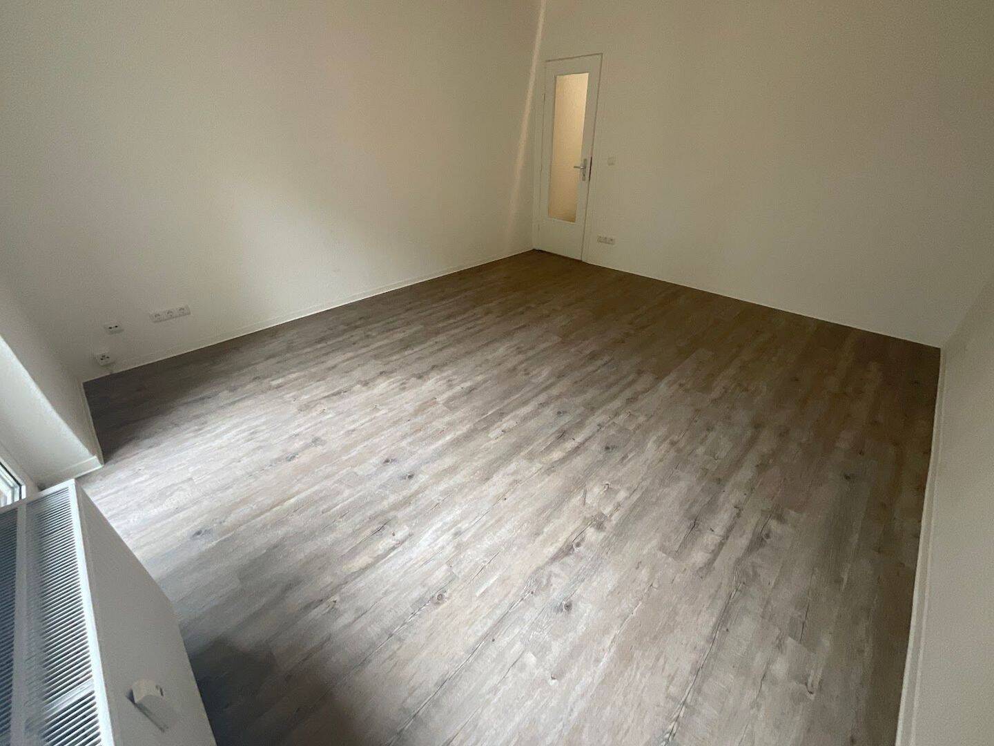 2,5 Zimmer-Wohnung mit Balkon und Tageslichtbad mit Wanne – Lübeck – Vorschaubild 4