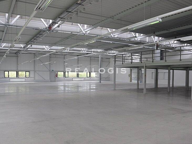 Münchner-Norden, bis zu ca. 6.000 m² Hallenfläche mit Büro zu vermieten