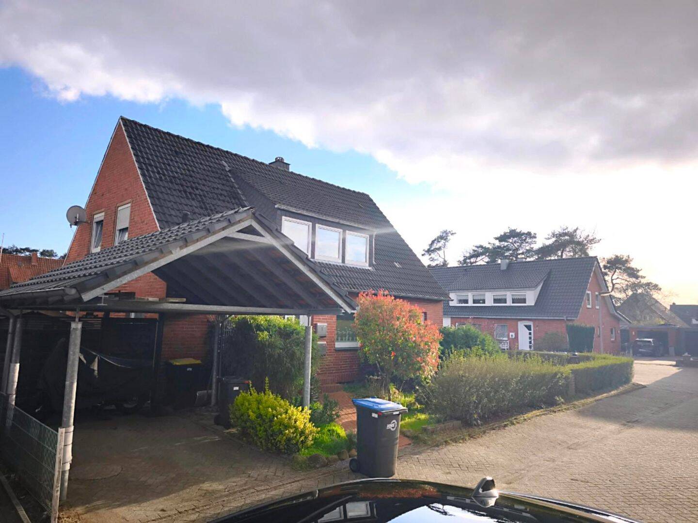 RESERVIERT Solides 1-2 Familienhaus in Heukampstannen: Attraktives Eigentumsgrundstück 430m² mit 2 Wohneinheiten und insgesamt 137m² Wohnfläche. – Lingen (Ems) – Vorschaubild 3