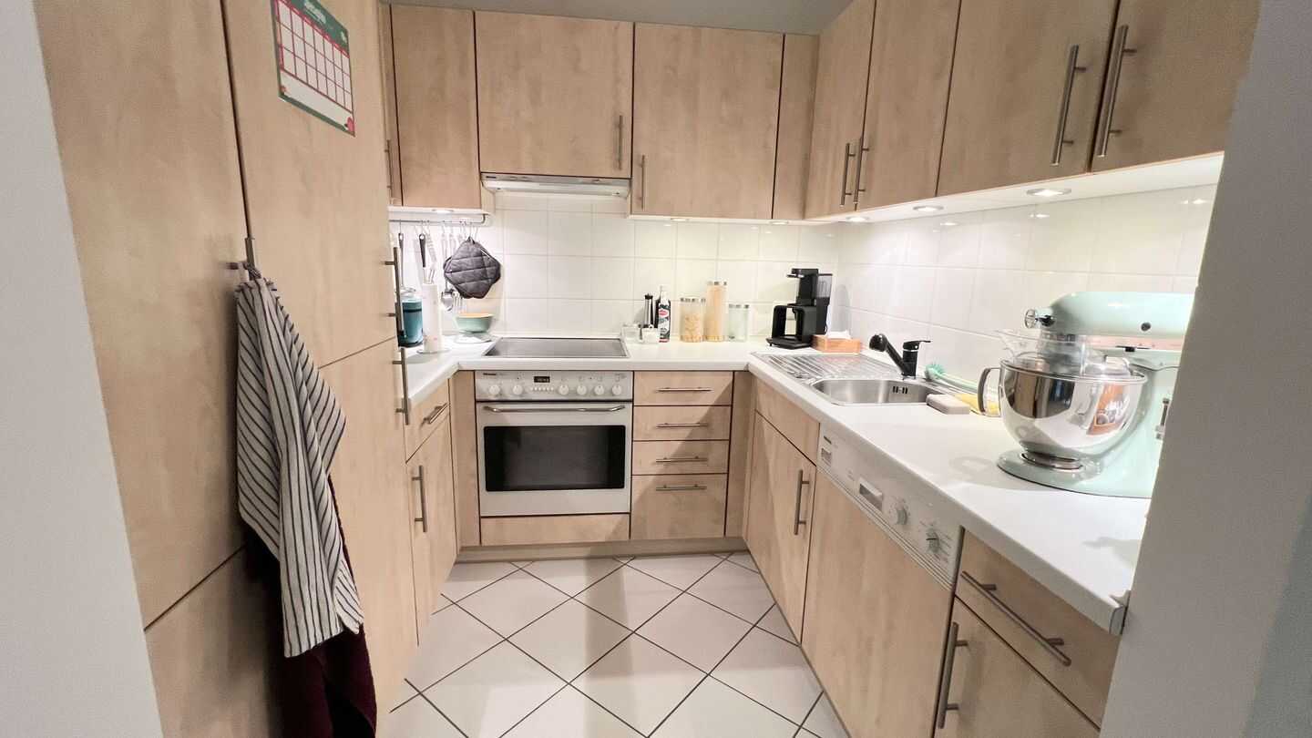 Vermietete Eigentumswohnung (143 m²) mit freier Einliegerwohnung im Souterrain (53m²) – Hamburg – Vorschaubild 2