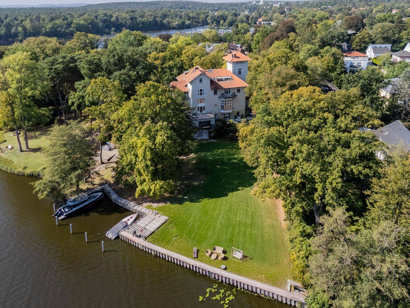 Stilvolle Wohnung mit Wasserblick und Uferfront am Wannsee – Berlin – Vorschaubild 3