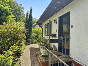 Einfamilienhaus - Vollkeller und Einliegerwohnung - Top-Lage - Hamburg Boberg auf Erbpachtgrundstück
