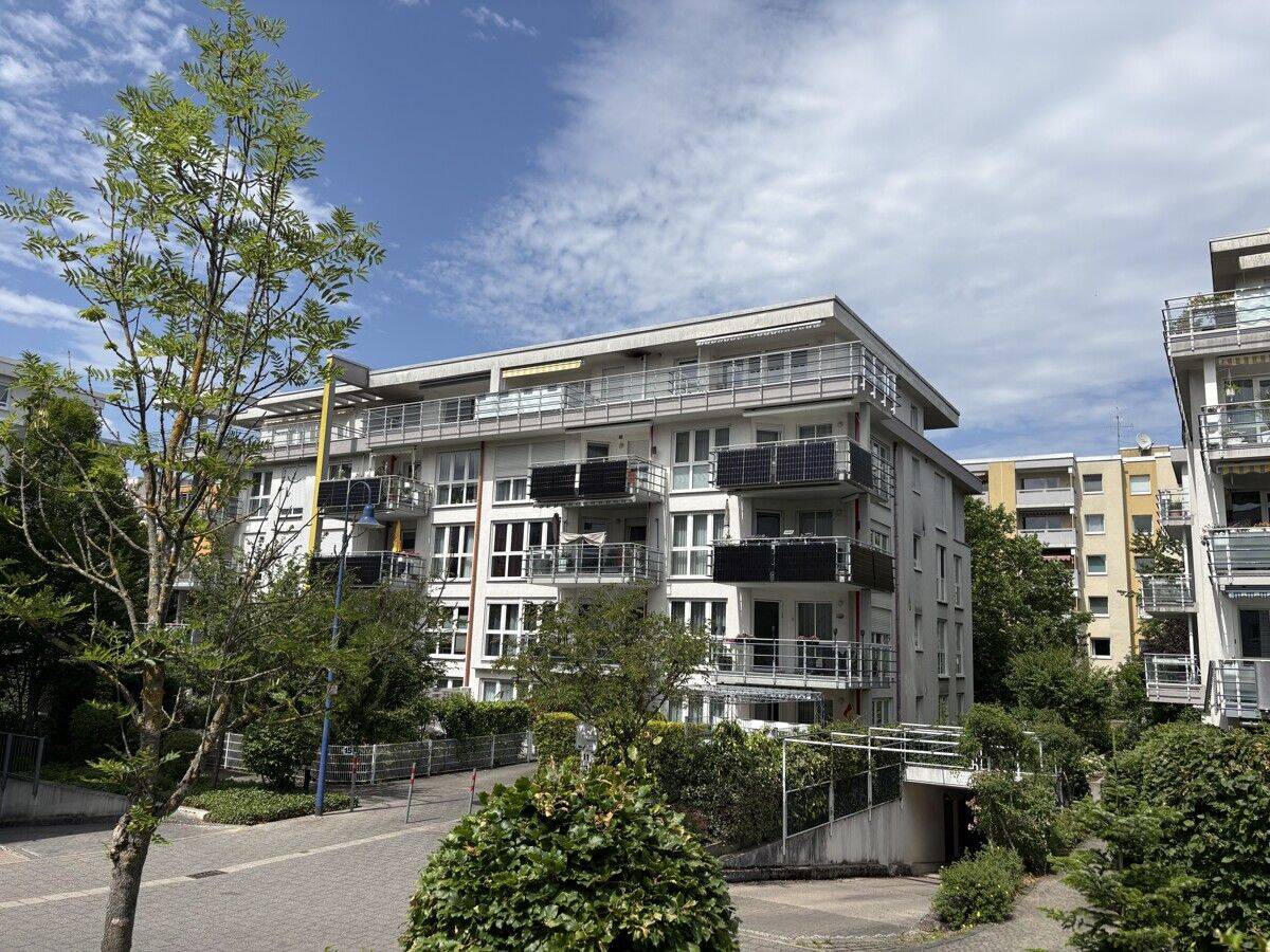 "Penthouse-Feeling" 3-Zimmer-Wohnung mit Dachterrasse in beliebter Wohnlage