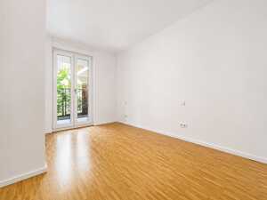 Praktische Zwei-Zimmer-Erdgeschosswohnung mit Stellplatz – 60326 Frankfurt am Main – Vorschaubild 5